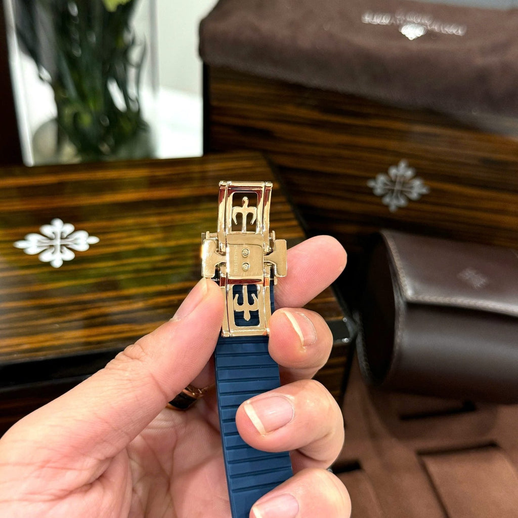Patek Philippe Aquanaut 5261R Watch Blue Dial Rubber Strap 40mm