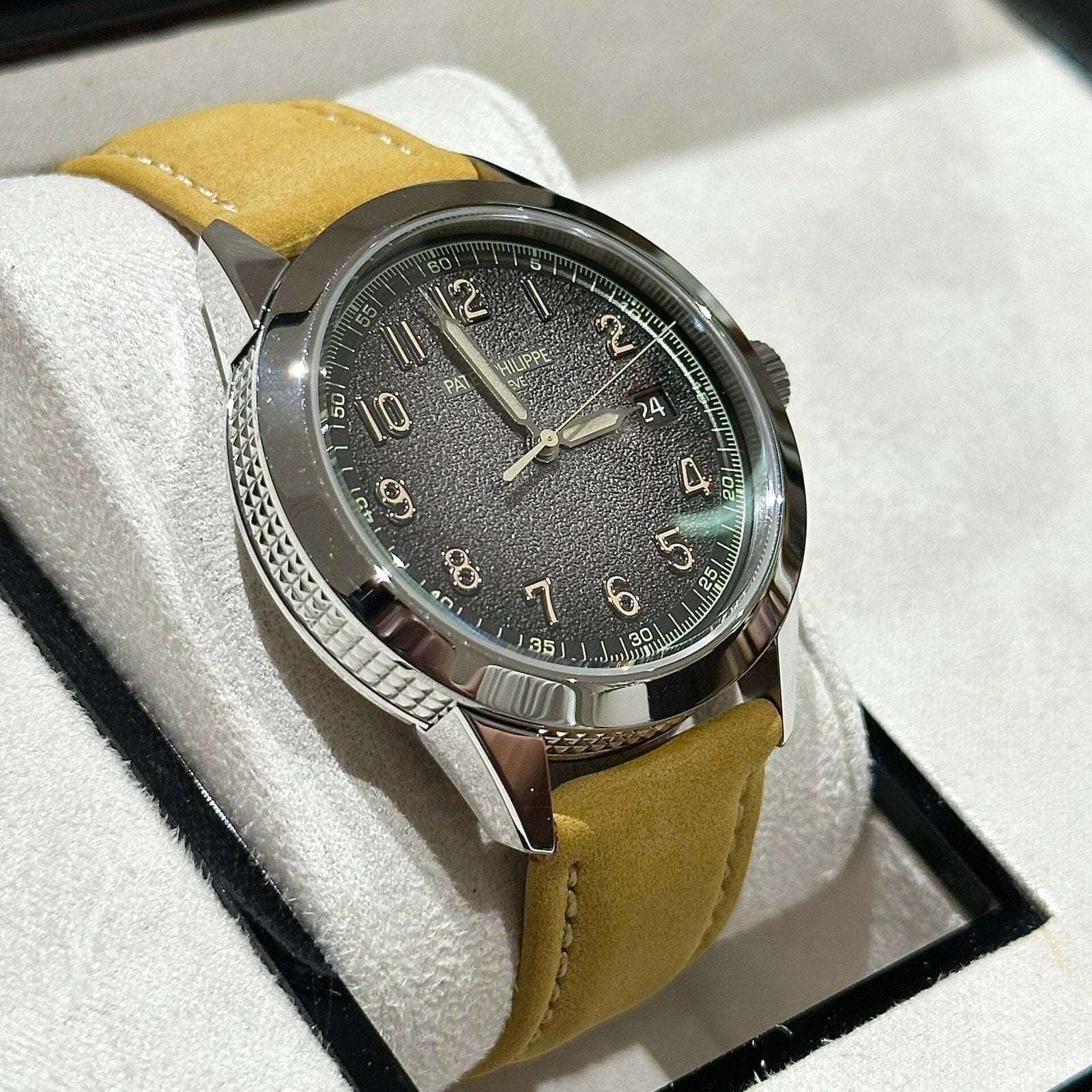 Patek Philippe Calatrava 5226G Watch Leather Strap 40mm