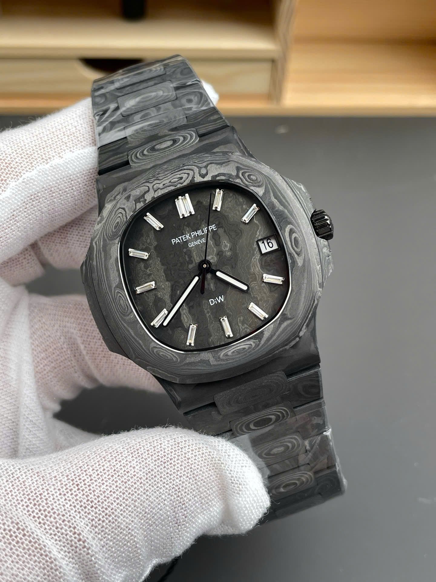 Patek Philippe Watch Natilus 5711 DIW Carbon Ultra Light Swis Movement 40mm