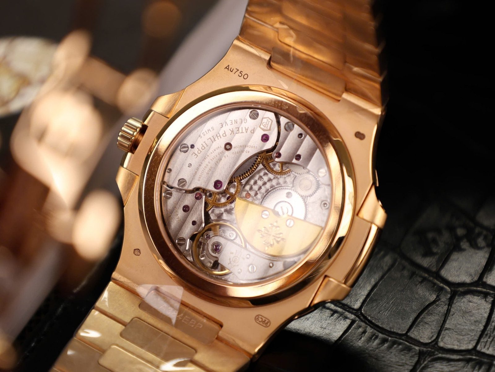 Patek Philippe Watch Nautilus 5712 Gold Wrapped 40mm