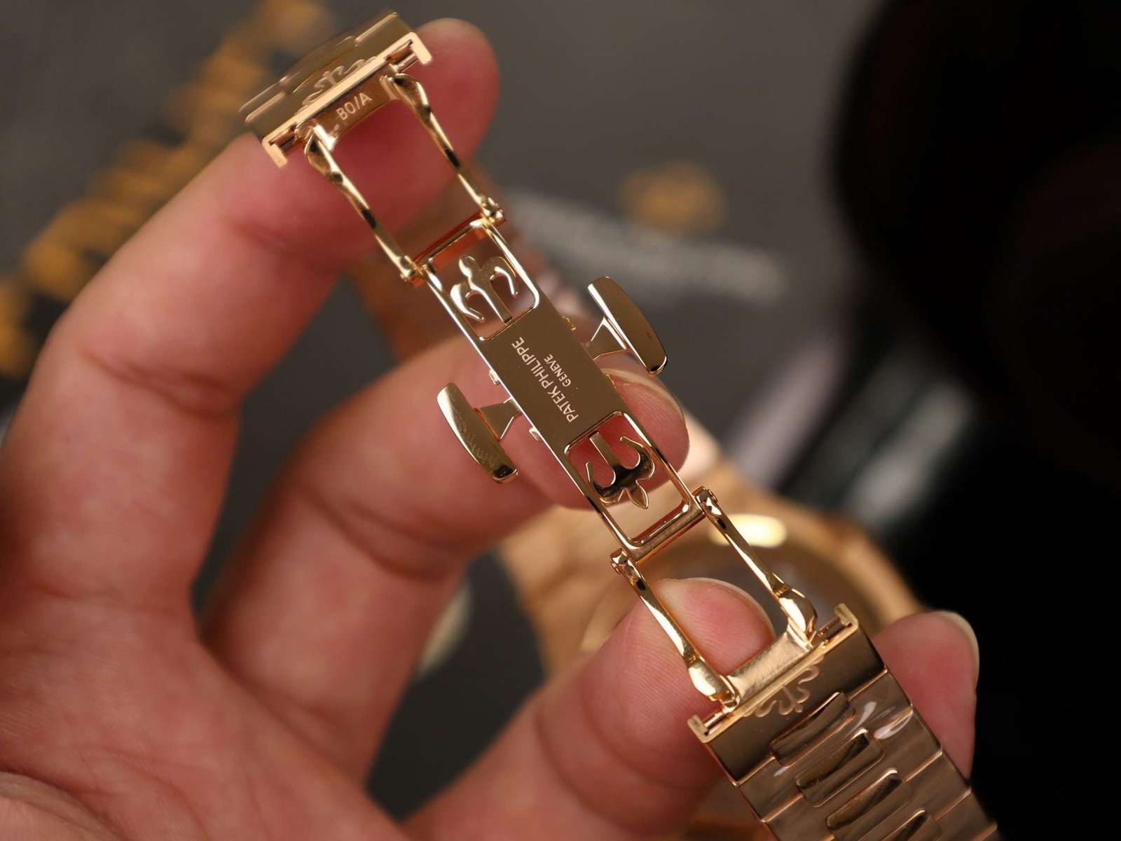 Patek Philippe Watch Nautilus 5712 Gold Wrapped 40mm