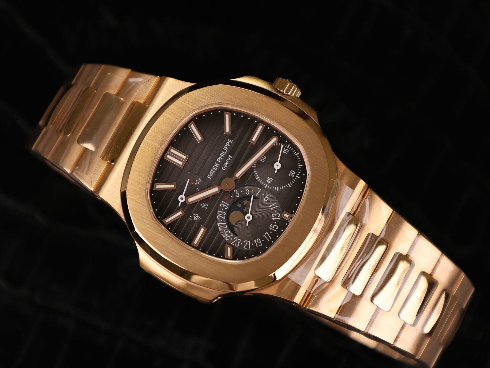 Patek Philippe Watch Nautilus 5712 Gold Wrapped 40mm
