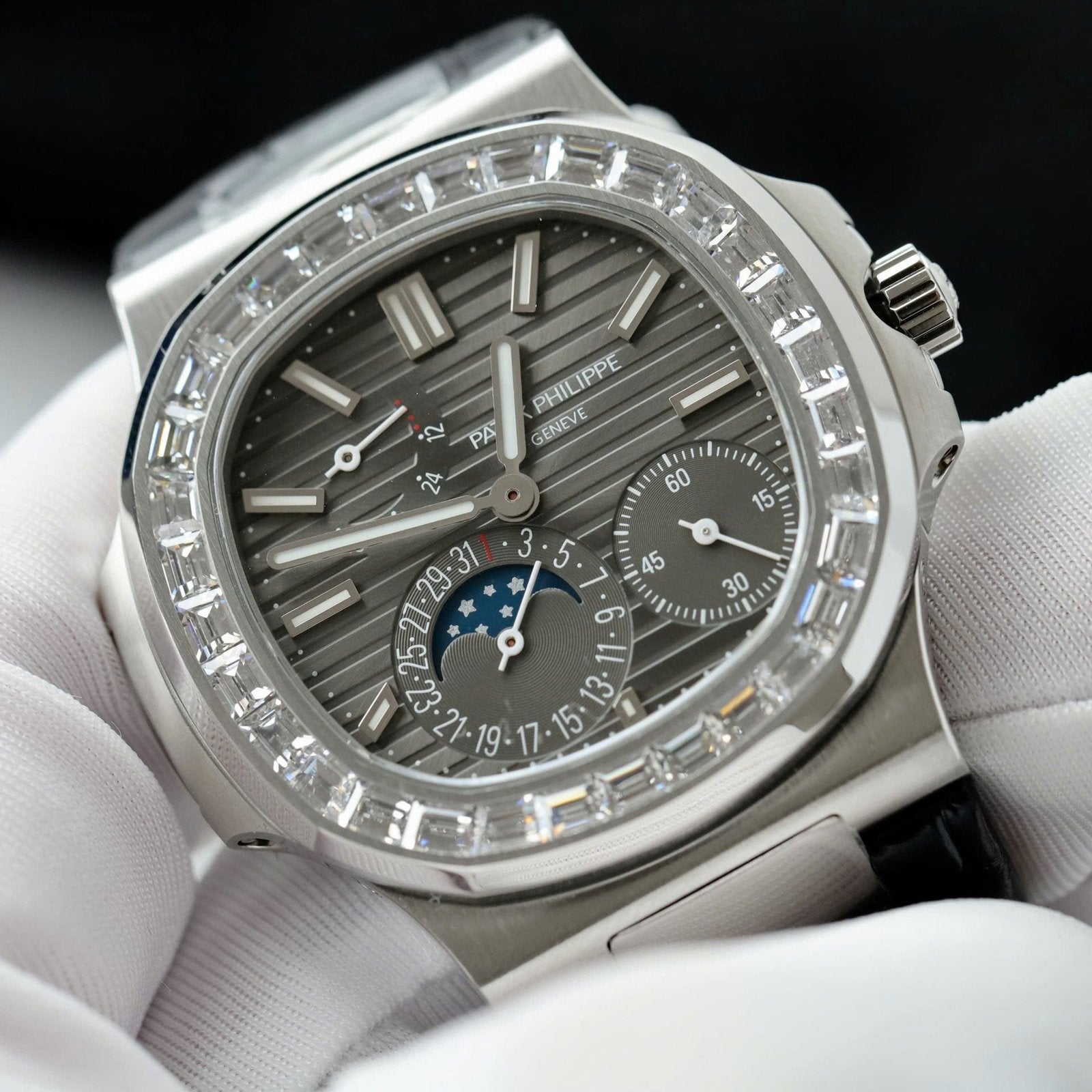 Patek Philippe Watch Nautilus 5724 Gray Dial Leather Strap 40mm