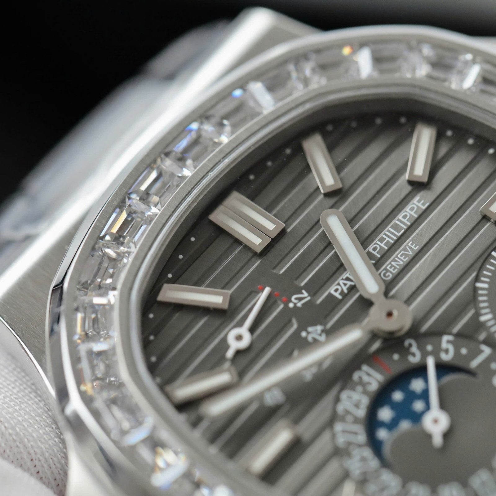 Patek Philippe Watch Nautilus 5724 Gray Dial Leather Strap 40mm
