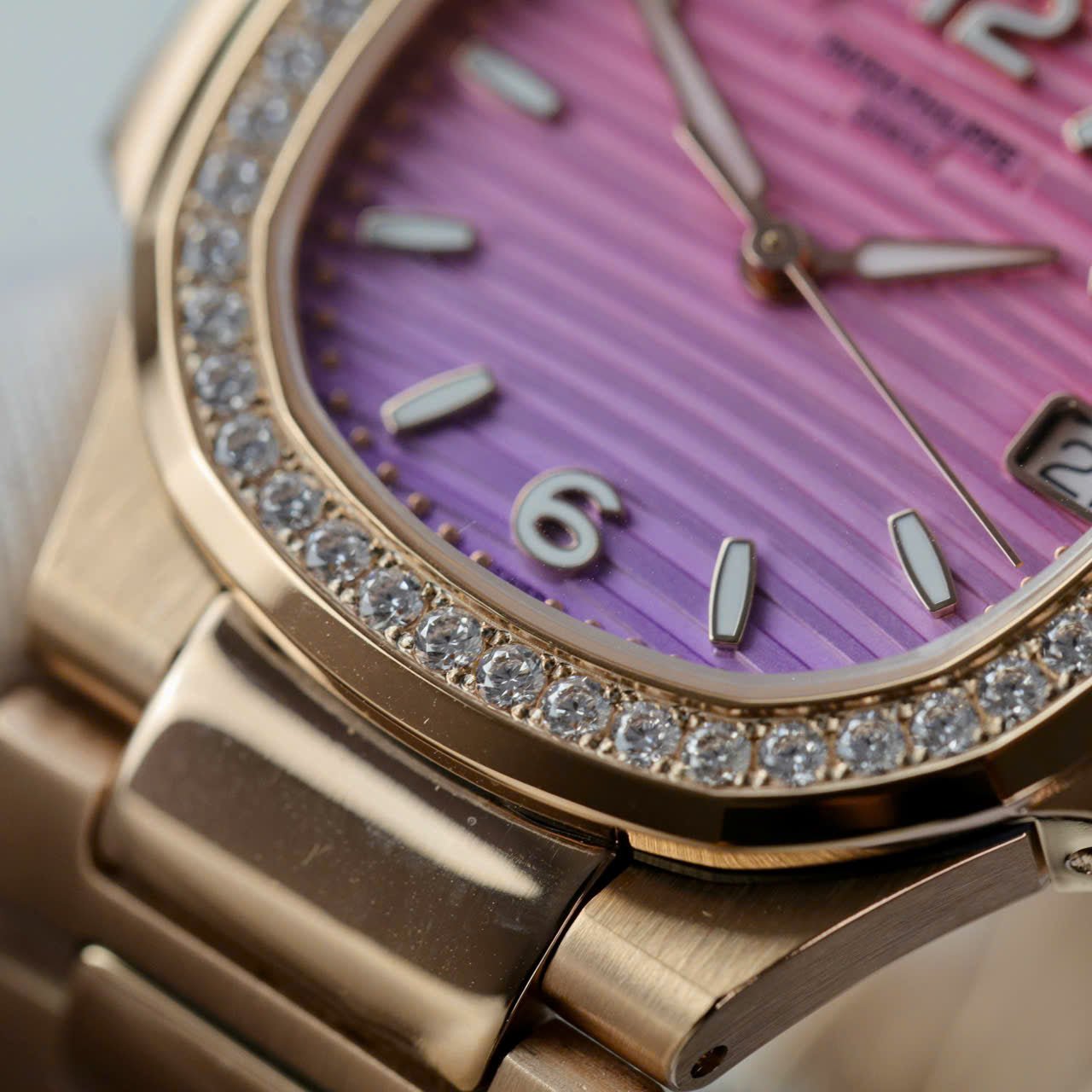 Patek Philippe Watch Nautilus 7010R Women Purple Pink Dial Metal Wire 32mm