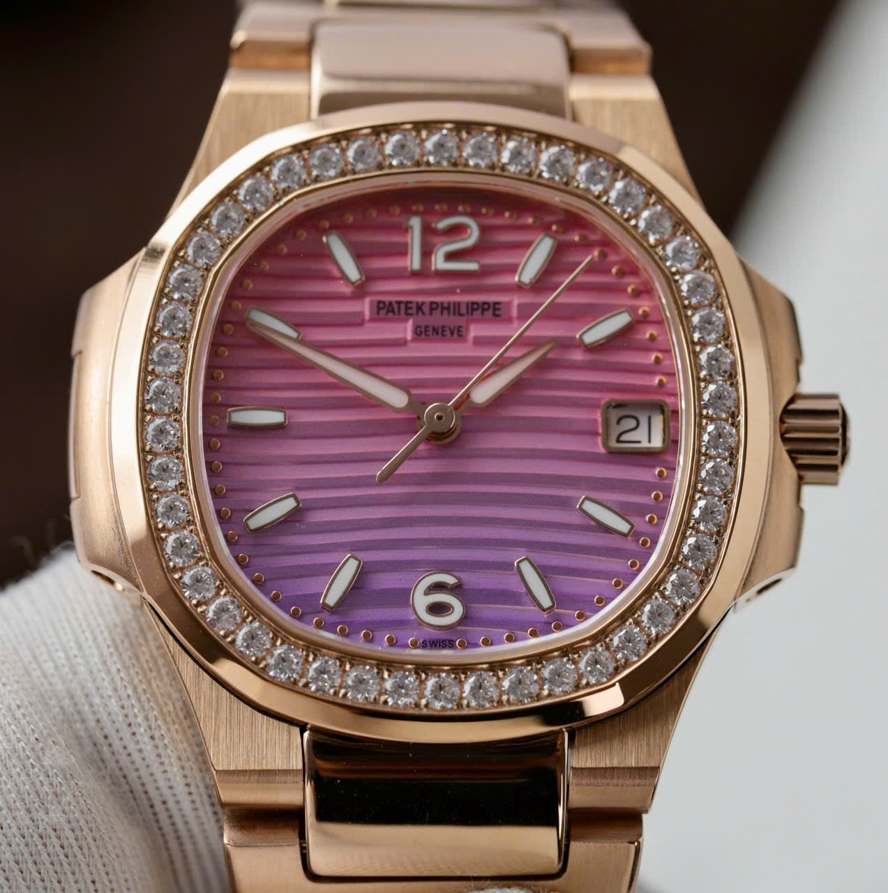 Patek Philippe Watch Nautilus 7010R Women Purple Pink Dial Metal Wire 32mm