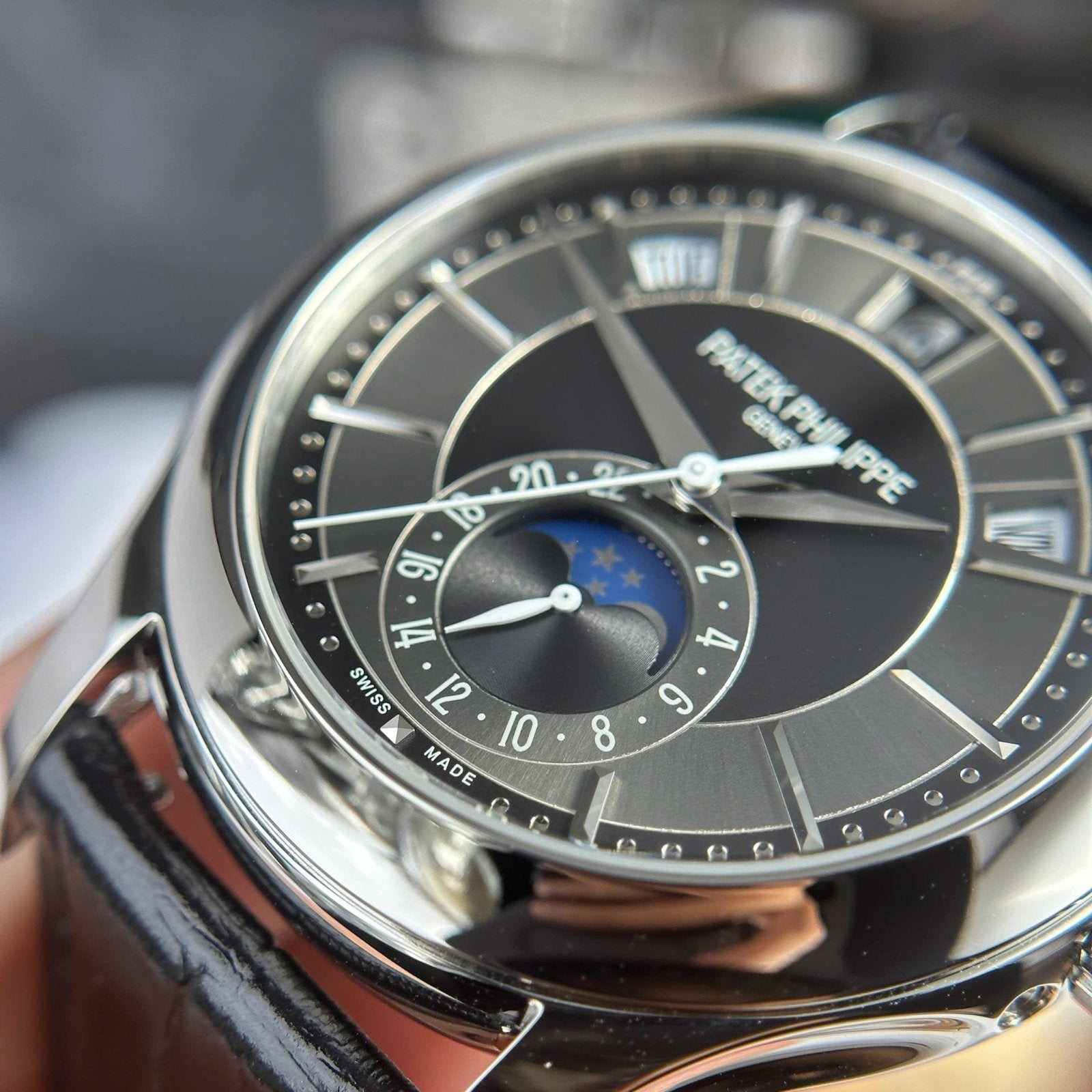 Patek Philippe Watch Complications 5205G Gray Dial Leather Strap 40mm