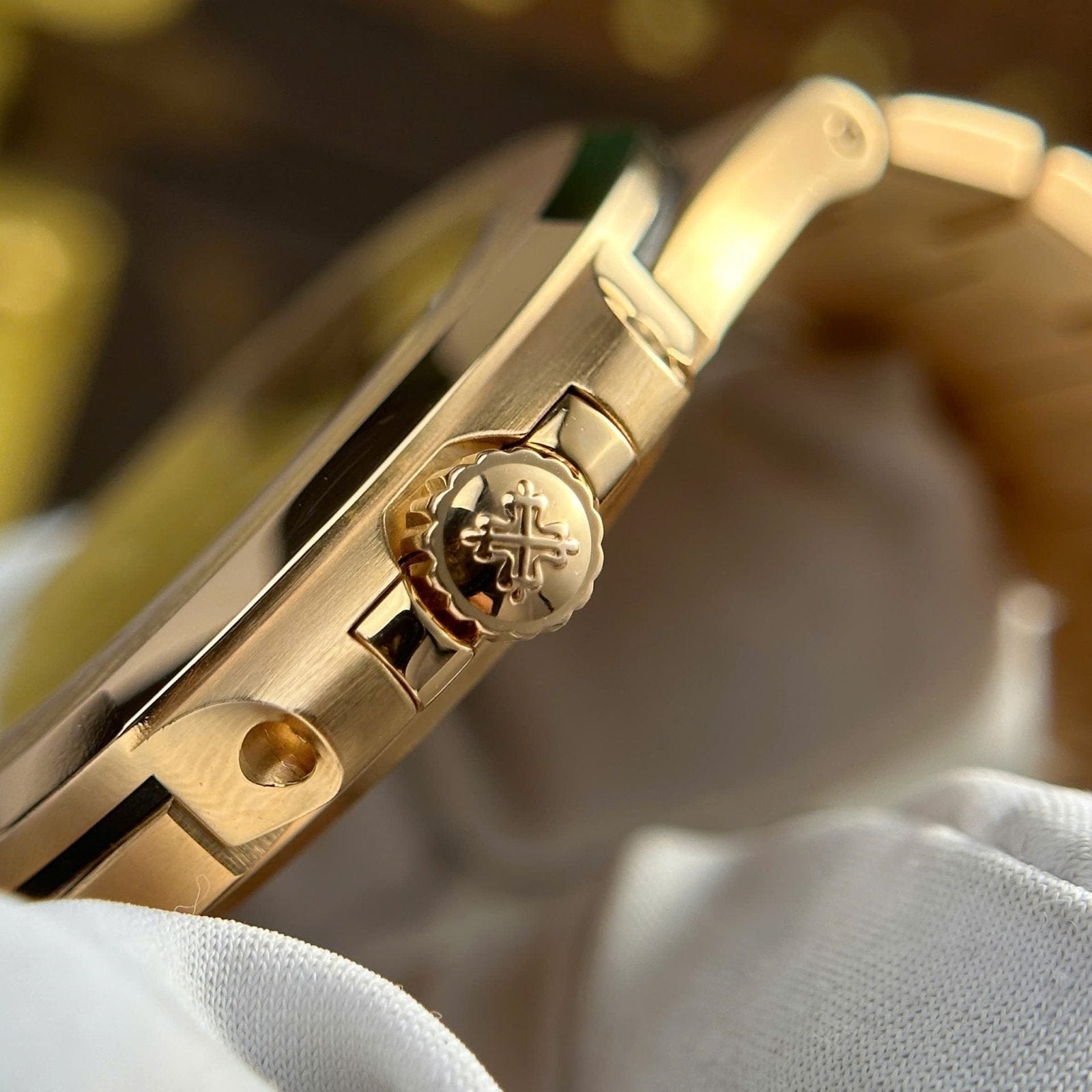 Patek Philippe Nautilus 5711 Max Option 18K Gold Wrapped Chocolate Dial 40mm