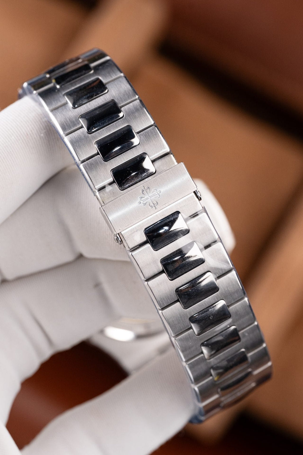 Patek Philippe Nautilus 5711 Tiffany Dial Metal Wire Watch 40mm