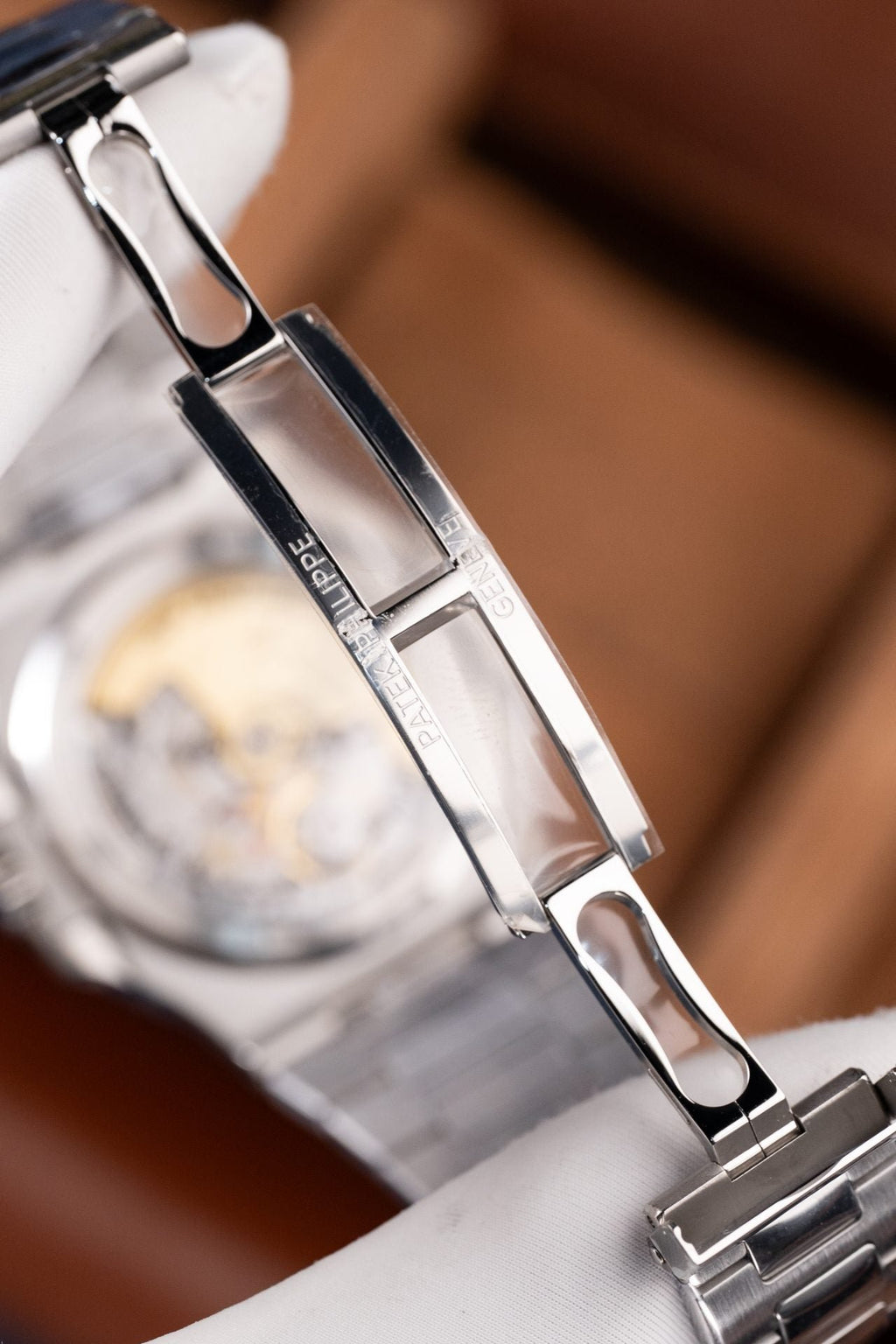 Patek Philippe Nautilus 5711 Tiffany Dial Metal Wire Watch 40mm