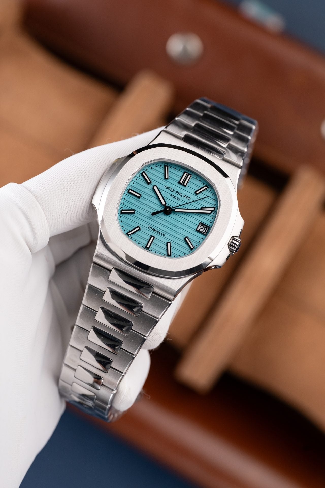 Patek Philippe Nautilus 5711 Tiffany Dial Metal Wire Watch 40mm
