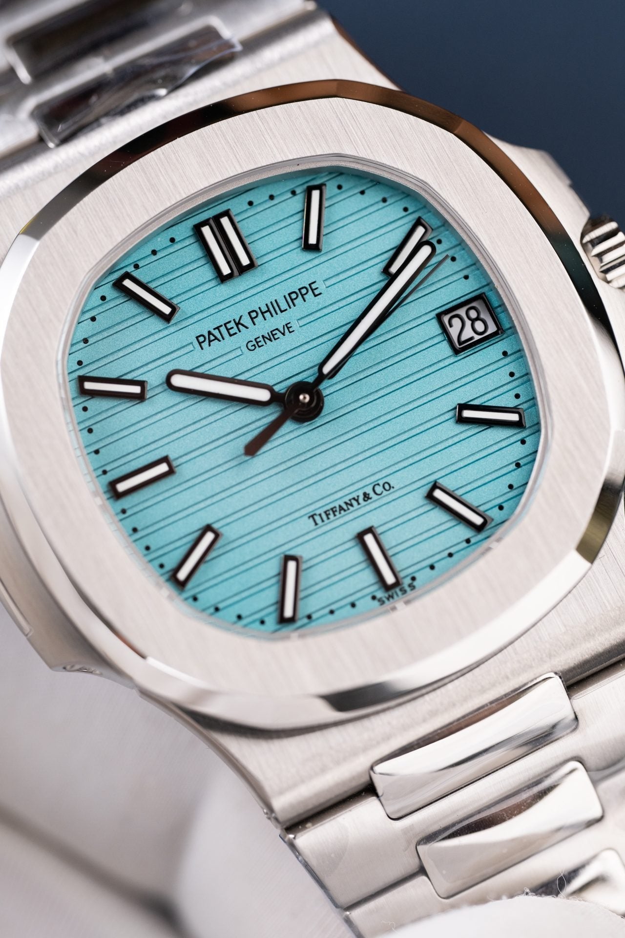 Patek Philippe Nautilus 5711 Tiffany Dial Metal Wire Watch 40mm