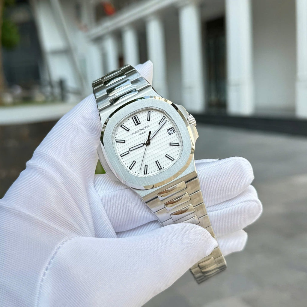 Patek Philippe Nautilus 5711 Watch White Dial Metal Wire 40mm