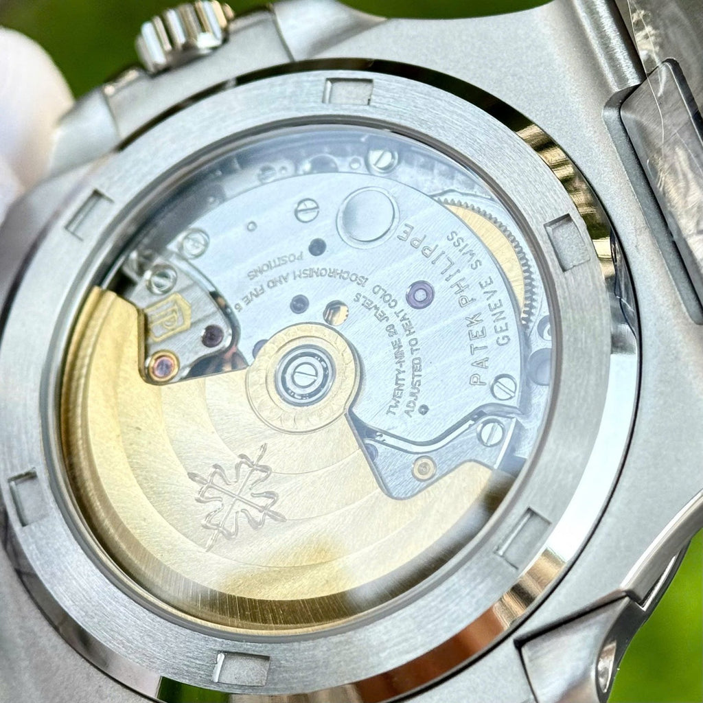 Patek Philippe Nautilus 5711 Watch White Dial Metal Wire 40mm