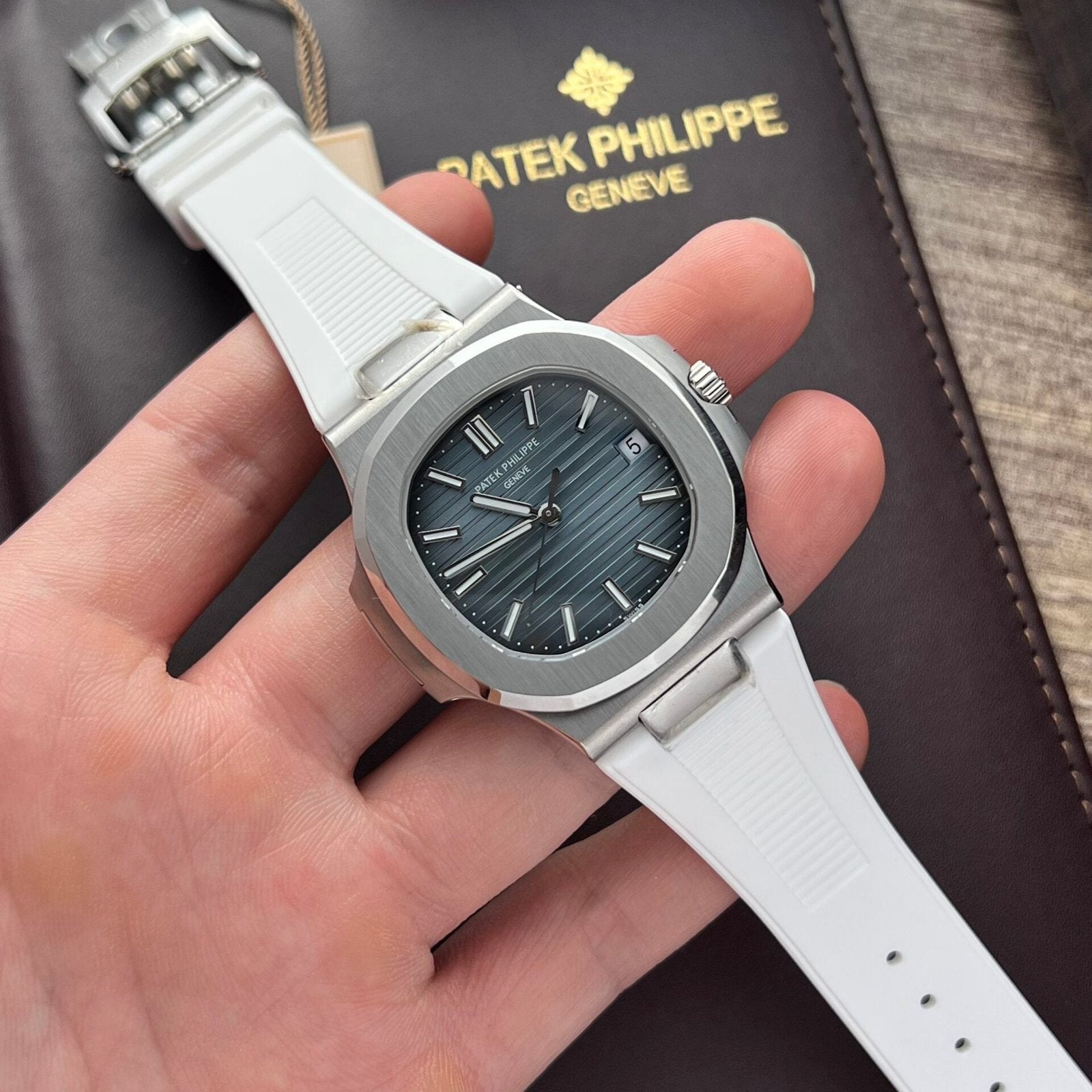Patek Philippe Nautilus 5711 Watch White Rubber Strap 40mm