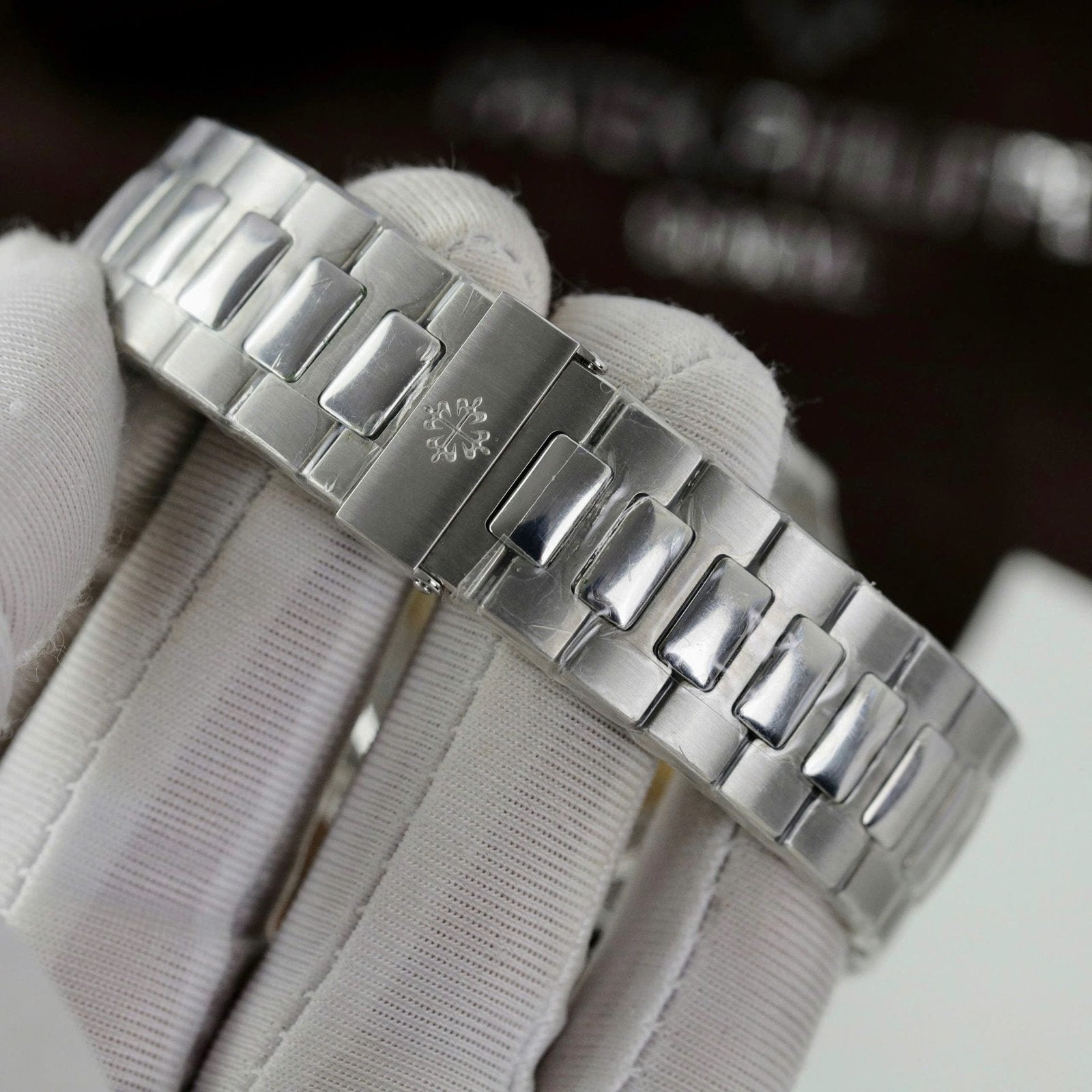 Patek Philippe Nautilus 5711 Blue Dial Watch Diamonds Natual 40mm