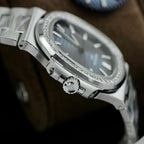 Patek Philippe Nautilus 5711 Blue Dial Watch Diamonds Natual 40mm