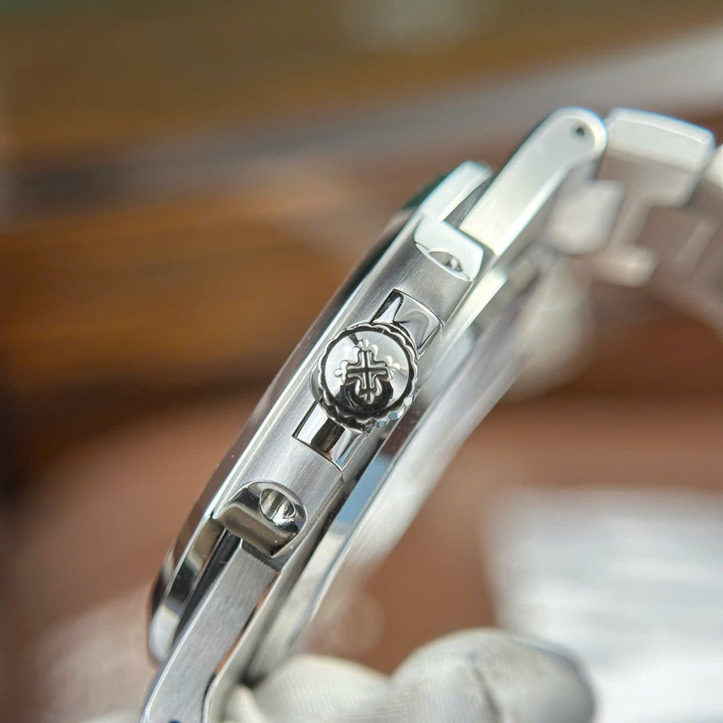Patek Philippe Nautilus 5711 Watch Refined Full Options Like Auth 40mm