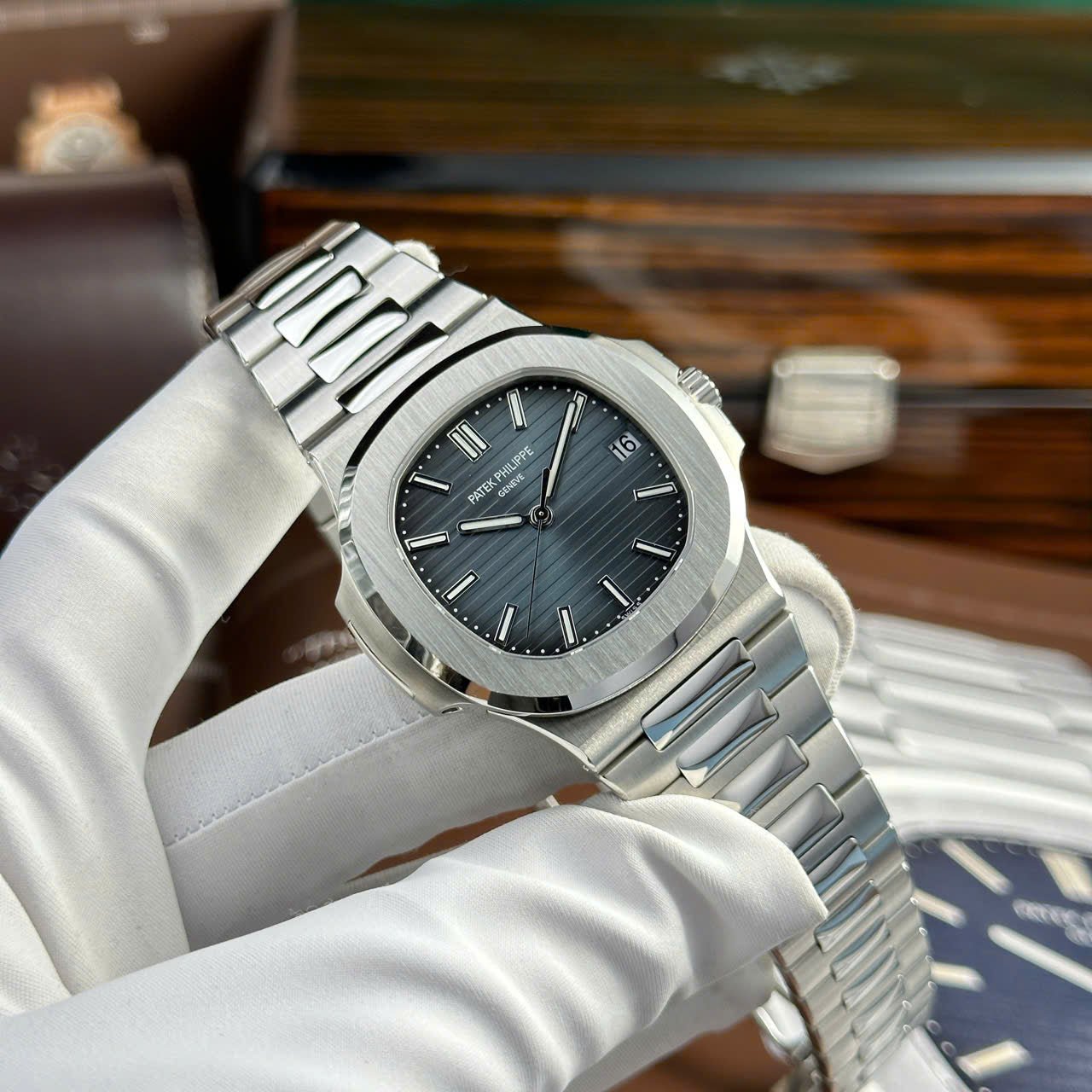 Patek Philippe Nautilus 5711 Watch Refined Full Options Like Auth 40mm