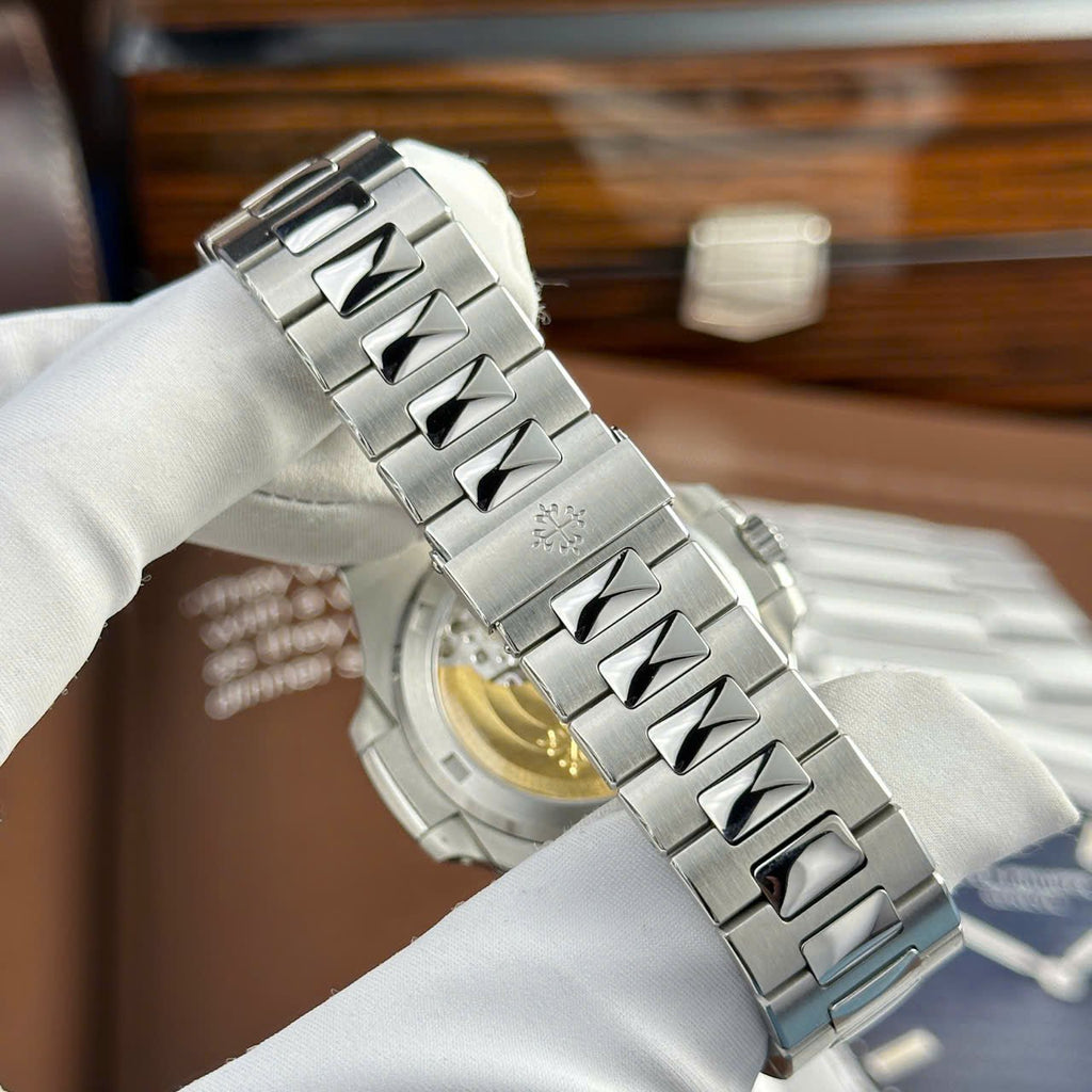 Patek Philippe Nautilus 5711 Watch Refined Full Options Like Auth 40mm