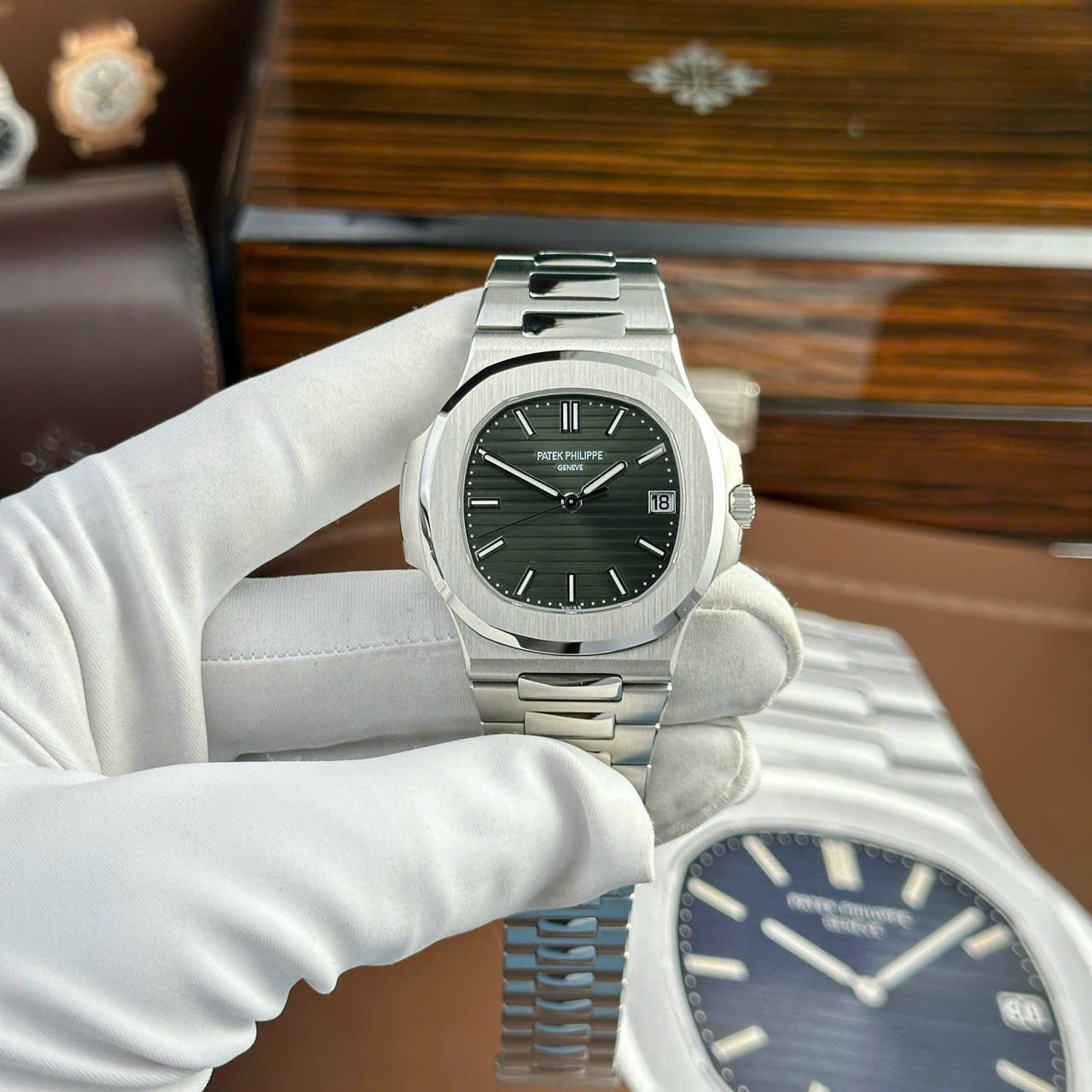 Patek Philippe Nautilus 5711 Full Options Green Dial Watch 40mm
