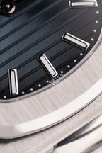 Patek Philippe Nautilus 5711 Watch Blue Dial Metal Wire 40mm
