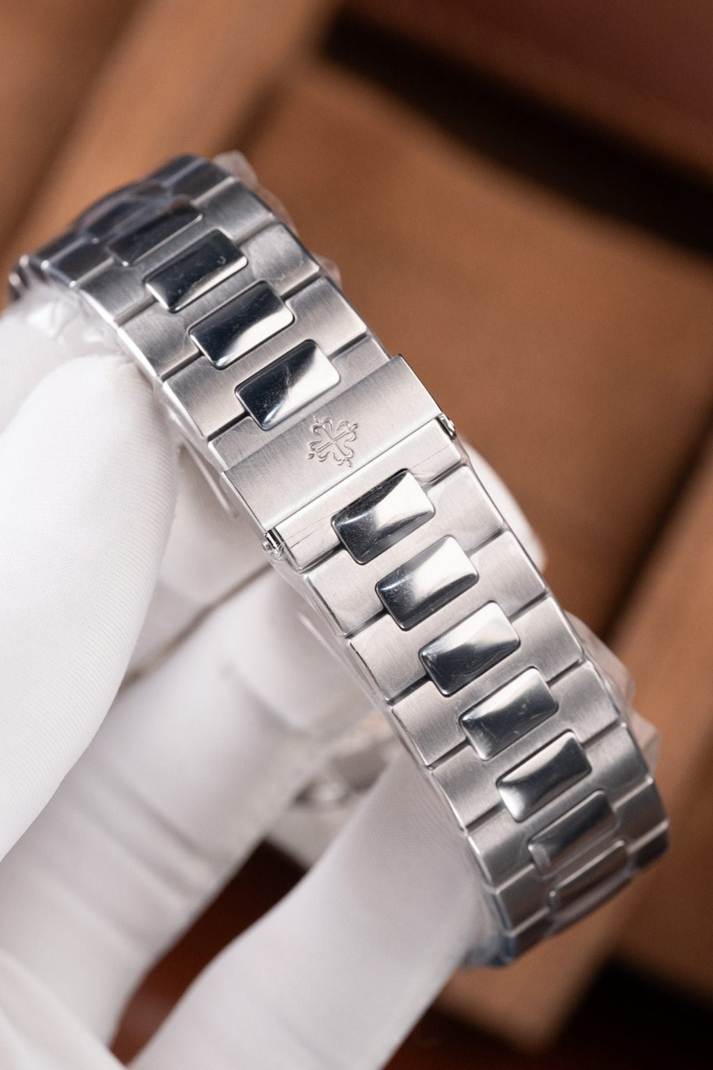 Patek Philippe Nautilus 5711 Watch Blue Dial Metal Wire 40mm