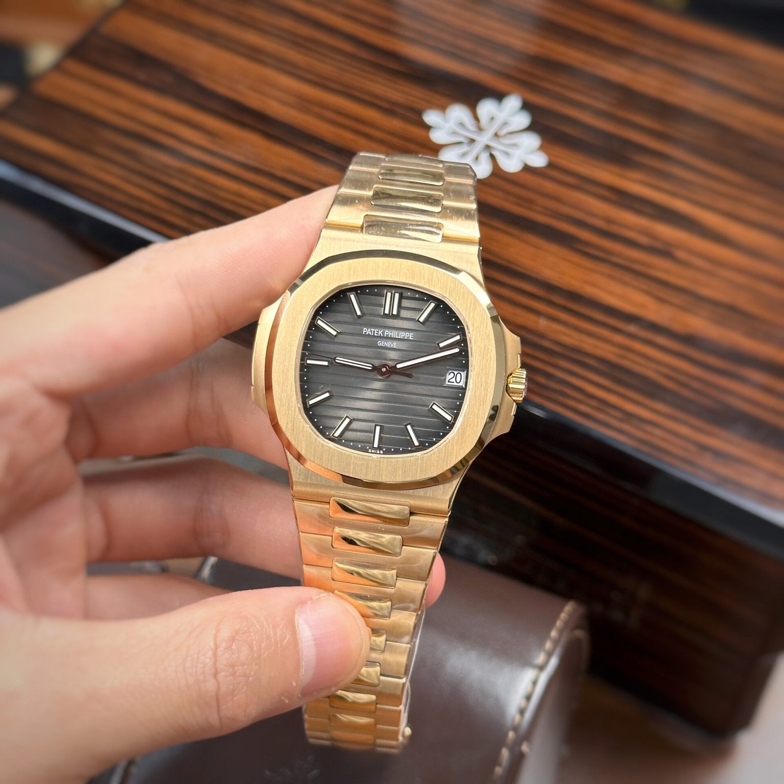 Patek Philippe Watch Nautilus 5711 Dial Gray 40mm