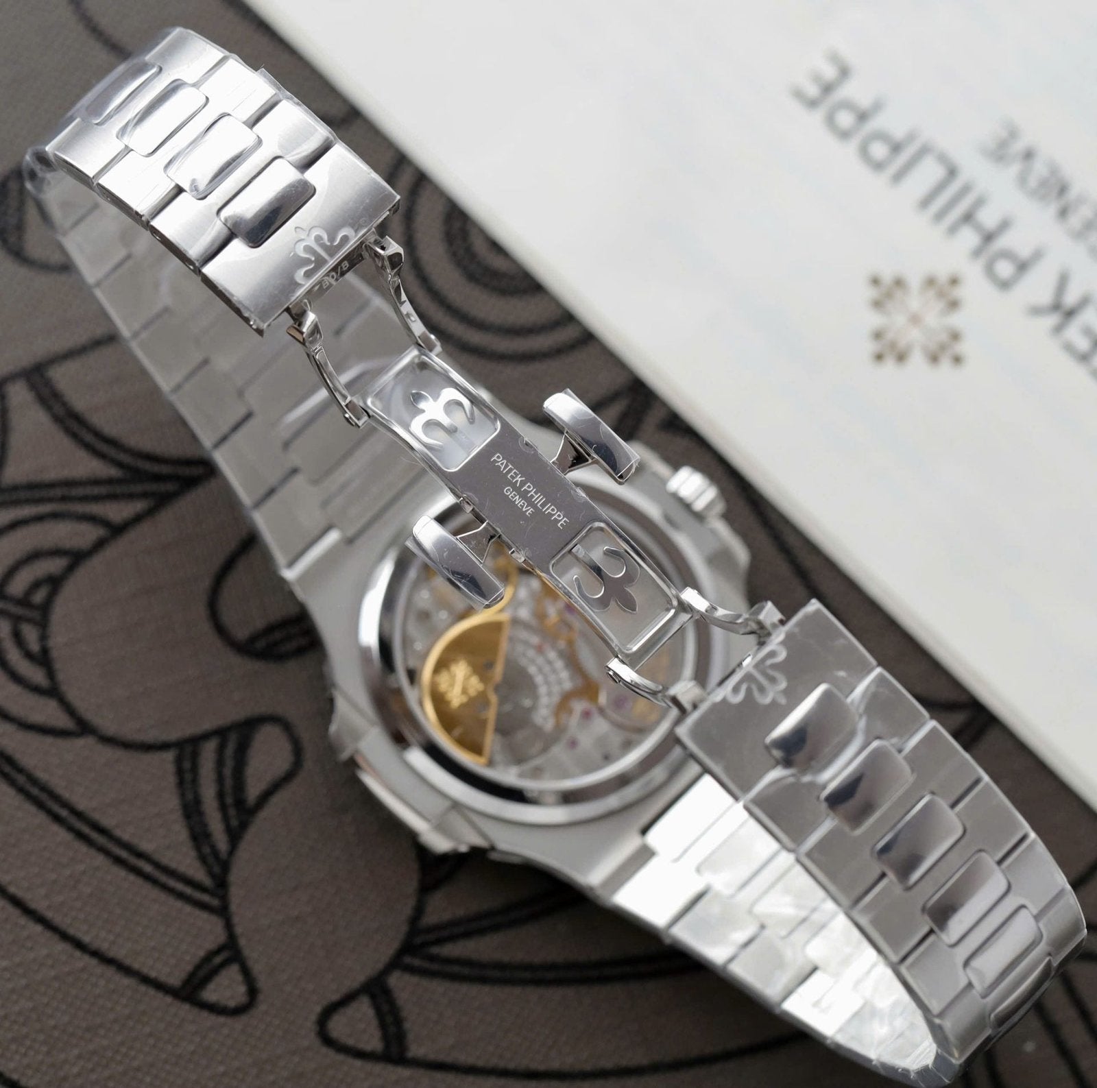 Patek Philippe Nautilus 5712 Watch Blue Dial Engraving Machine 40mm