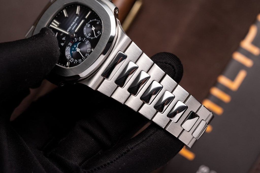 Patek Philippe Nautilus 5712 Watch Gray Dial 40mm
