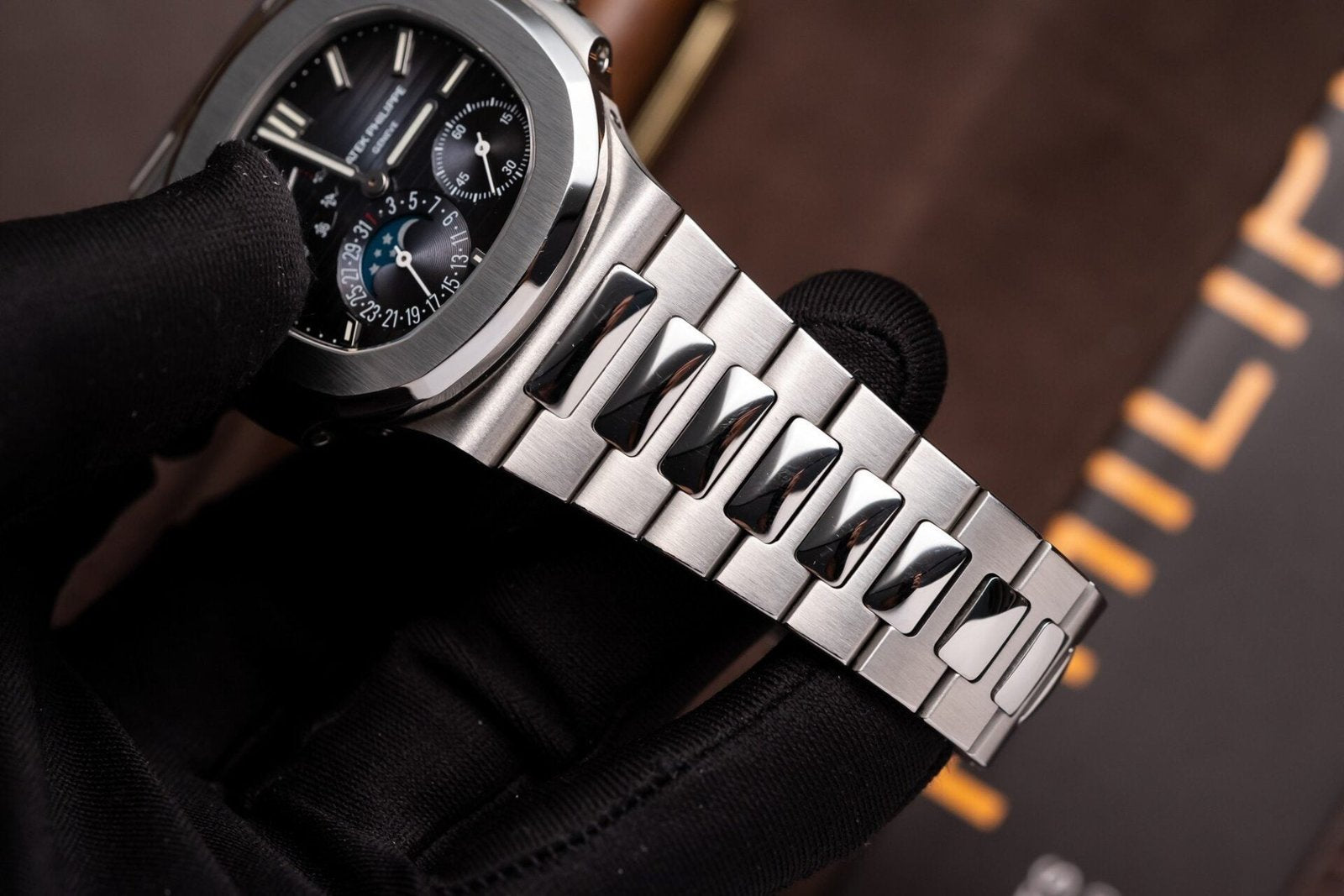 Patek Philippe Nautilus 5712 Watch Gray Dial 40mm