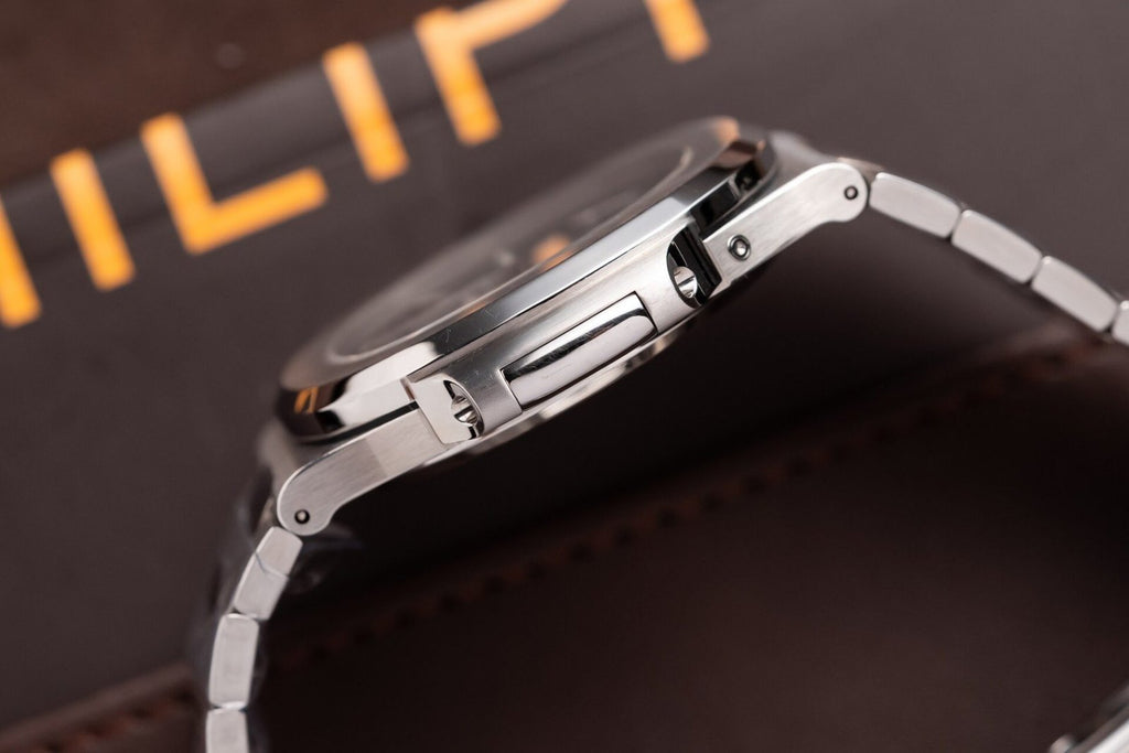 Patek Philippe Nautilus 5712 Watch Gray Dial 40mm