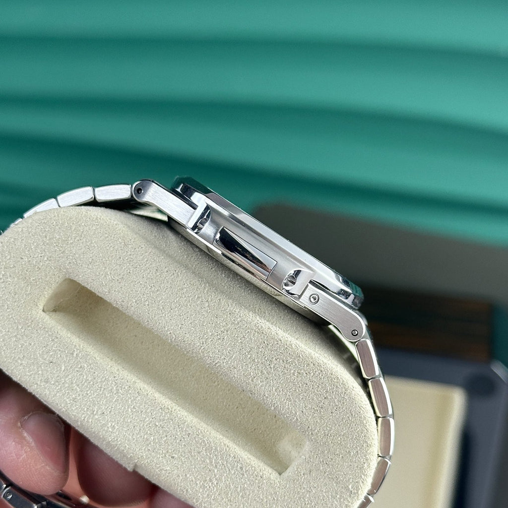 Patek Philippe Watch Nautilus 5712 Authentic Details 40mm
