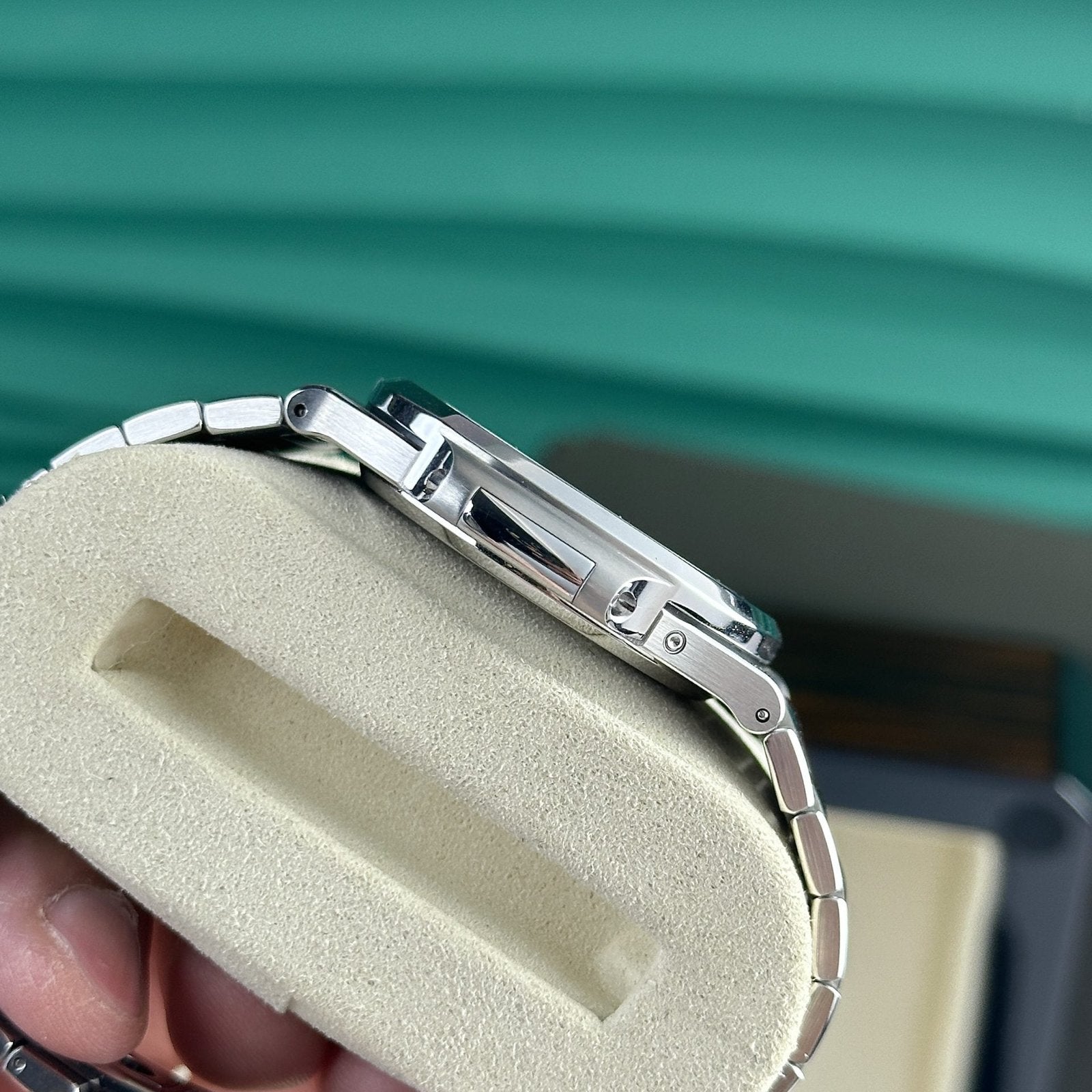 Patek Philippe Watch Nautilus 5712 Authentic Details 40mm