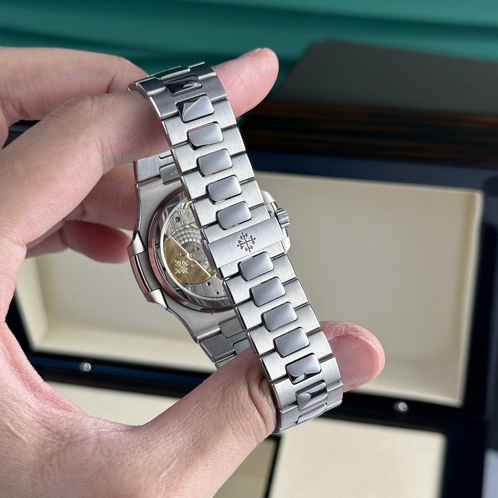 Patek Philippe Watch Nautilus 5712 Authentic Details 40mm