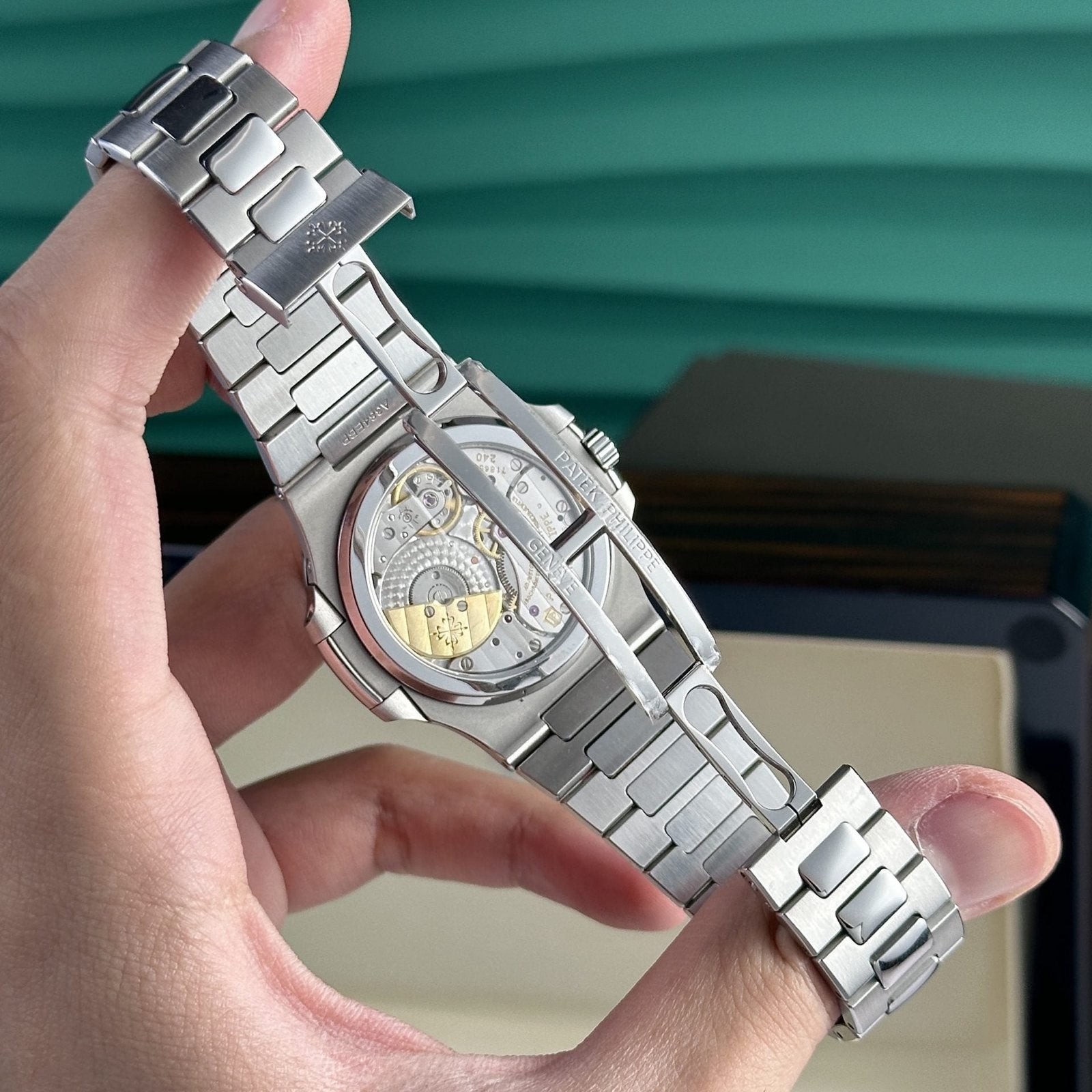 Patek Philippe Watch Nautilus 5712 Authentic Details 40mm