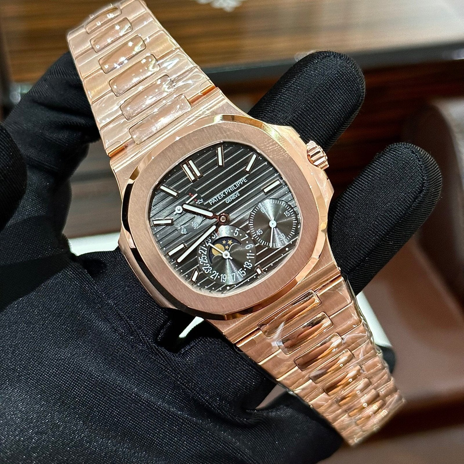 Patek Philippe Watch Nautilus 5712R Gold Wrapped 40mm