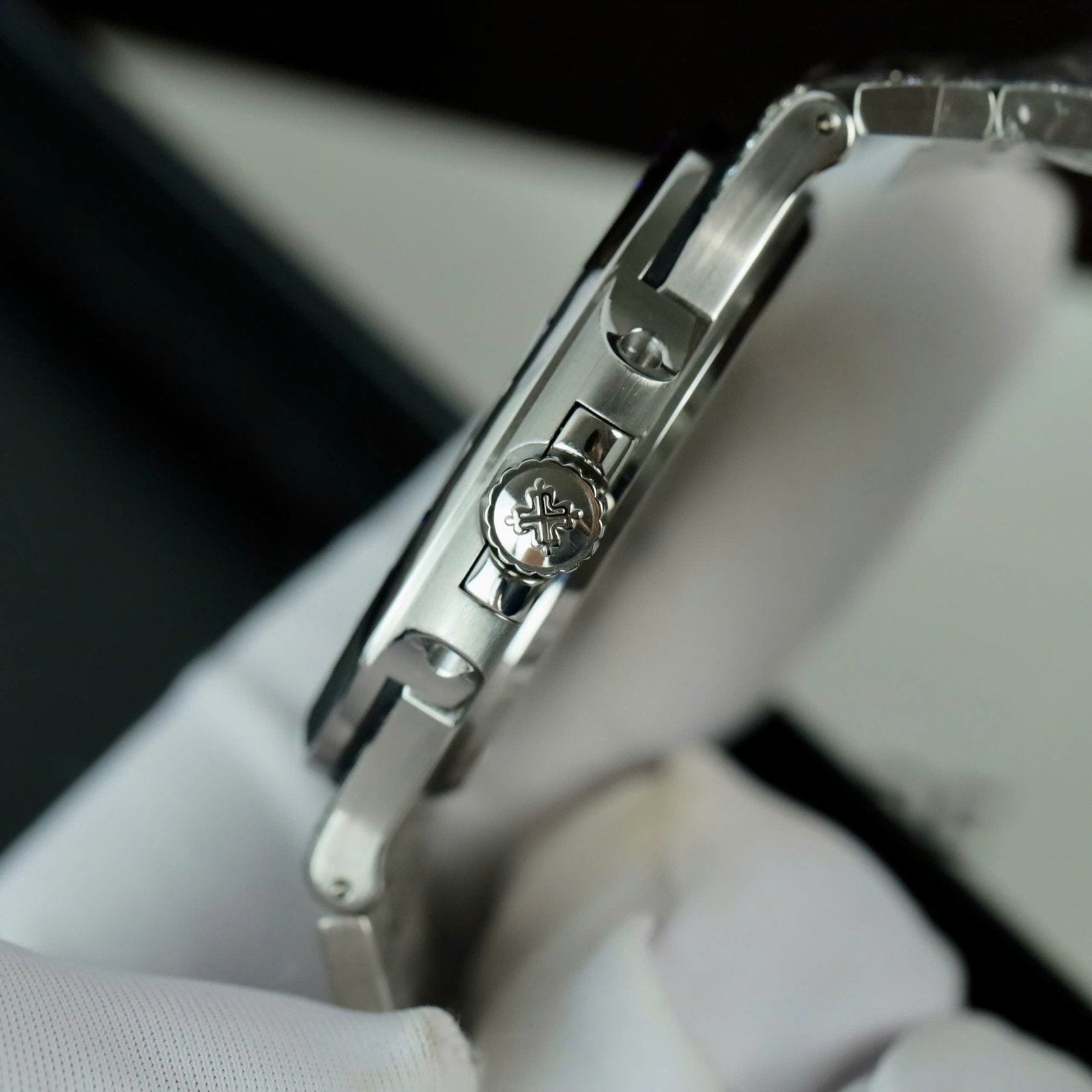 Patek Philippe Nautilus 5719 Watch Diamonds Moissanite Sapphire Baguette 40mm