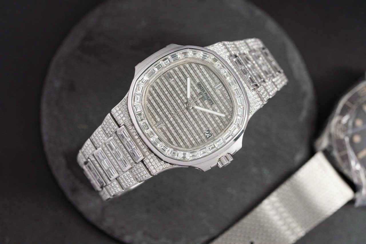 Patek Philippe Watch Nautilus 5719 Full Diamonds Baguette 40mm