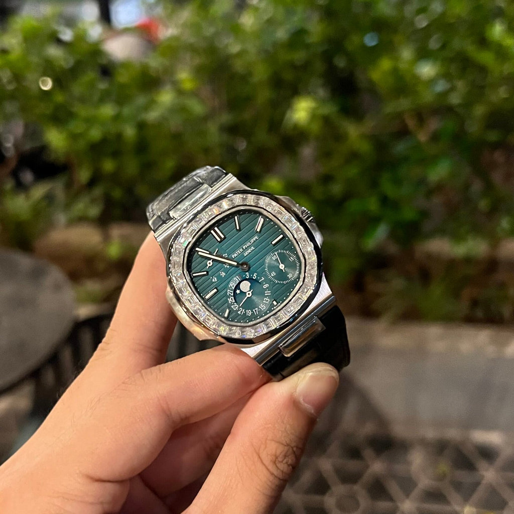 Patek Philippe Nautilus 5722G With Diamond Moissanite Watch 40mm