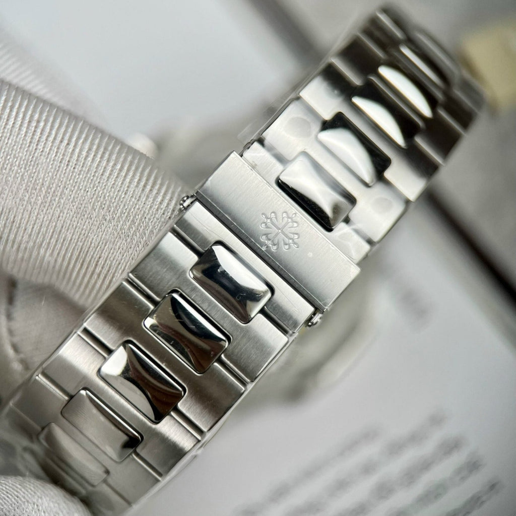 Patek Philippe Watch Nautilus 5723 Green Dial 40mm