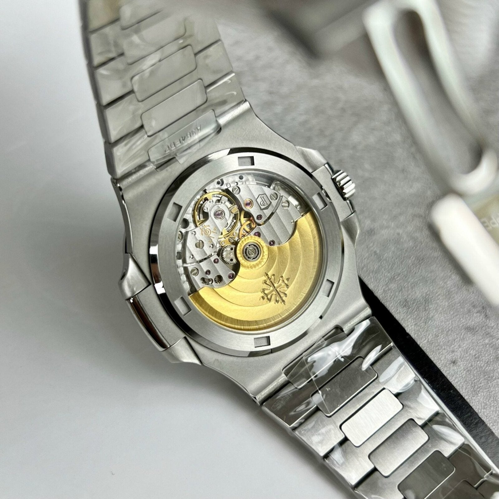 Patek Philippe Watch Nautilus 5723 Green Dial 40mm