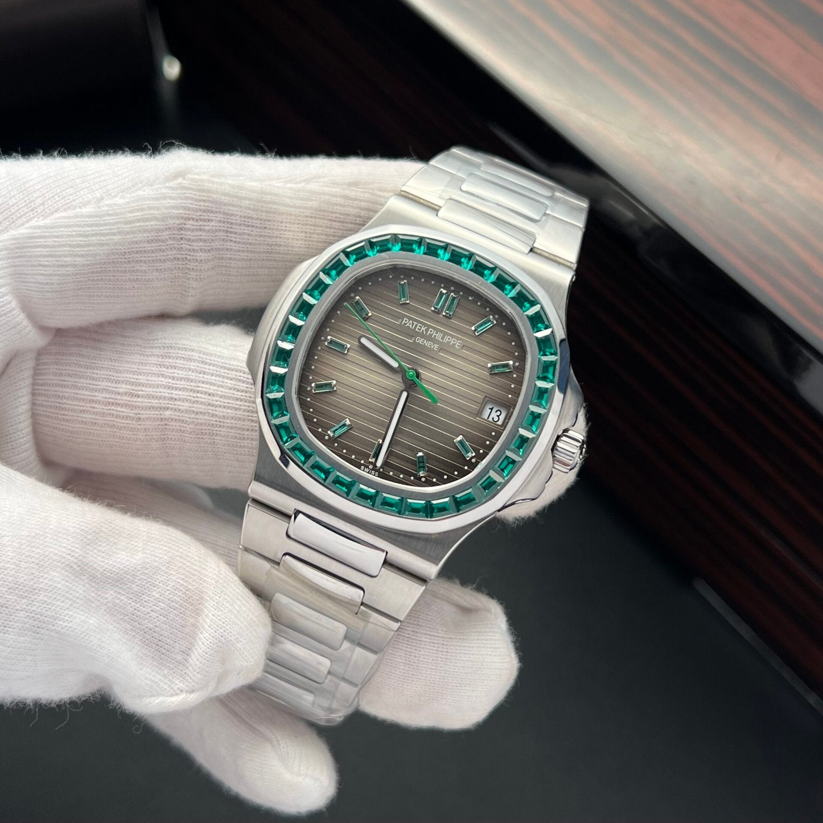 Patek Philippe Watch Nautilus 5723 Gray Dial Metal Wire 40mm