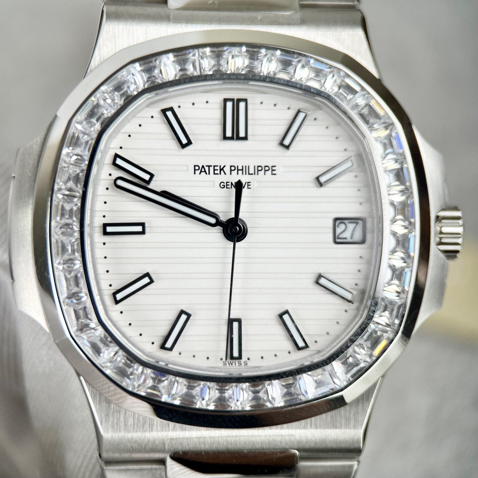 Patek Philippe Watch Nautilus 5723 White Dial Metal Wire 40mm