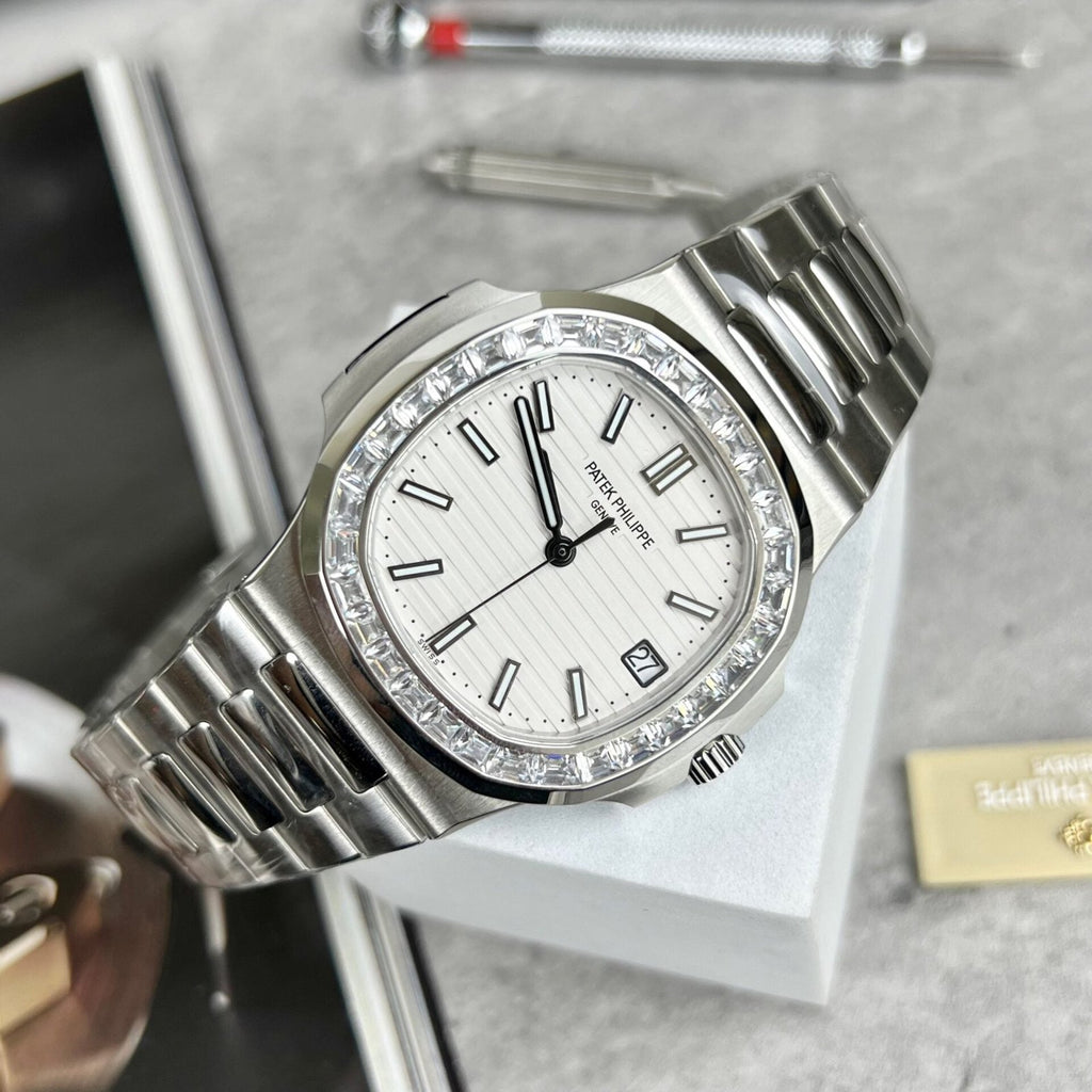 Patek Philippe Watch Nautilus 5723 White Dial Metal Wire 40mm