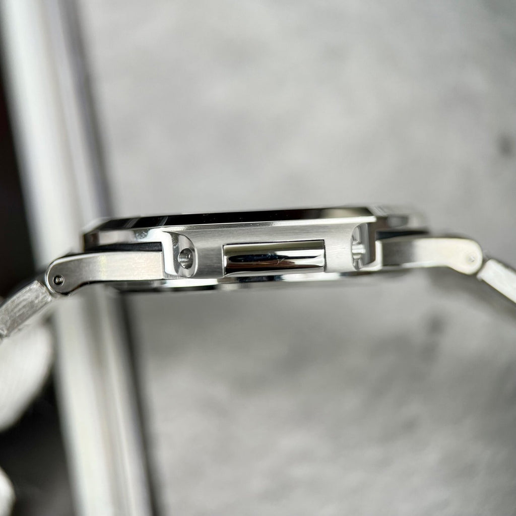 Patek Philippe Watch Nautilus 5723 White Dial Metal Wire 40mm