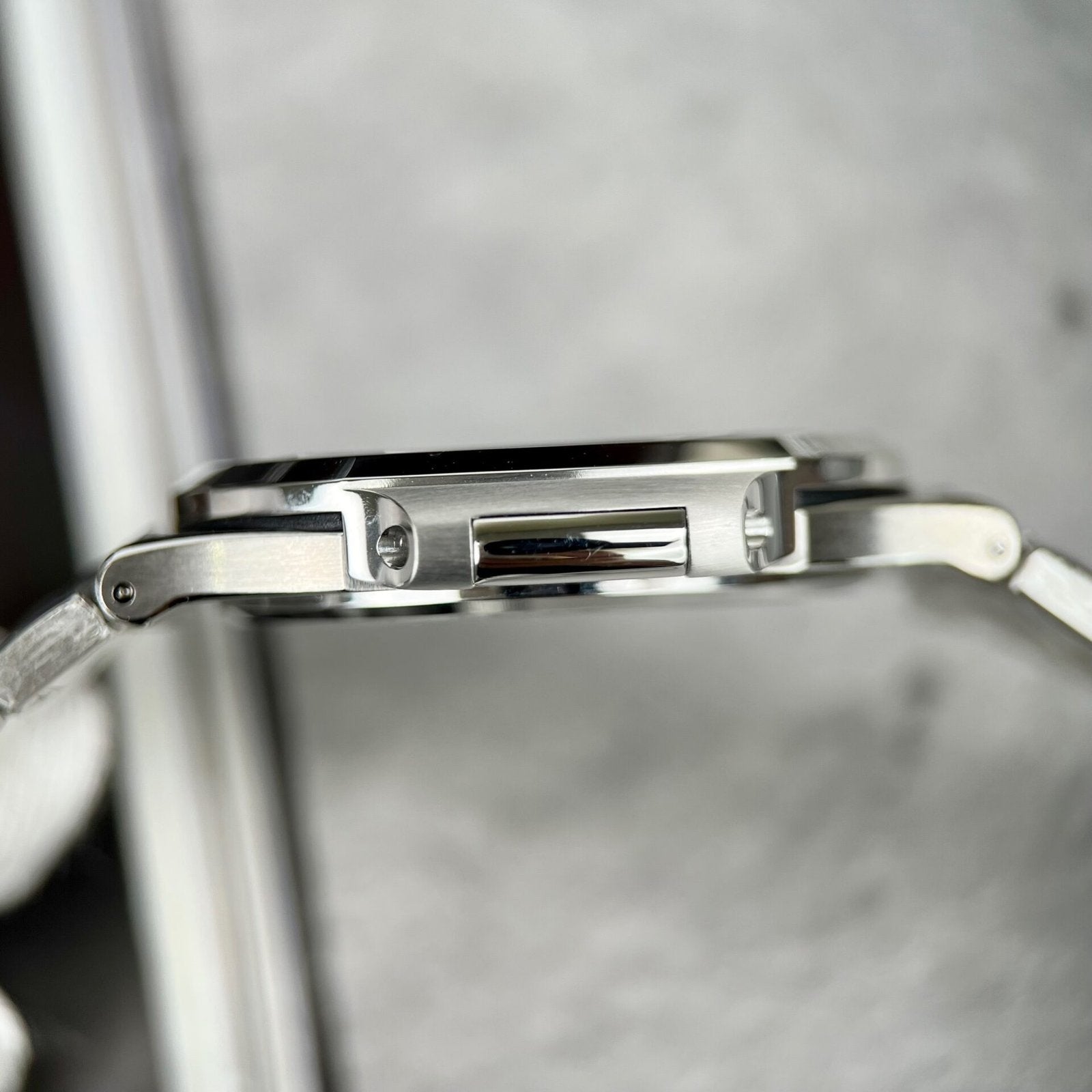 Patek Philippe Watch Nautilus 5723 White Dial Metal Wire 40mm