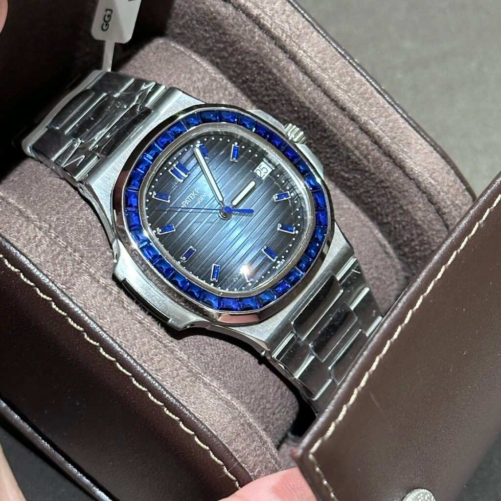 Patek Philippe Nautilus 5723 Watch Benzel Sapphire Blue 40mm