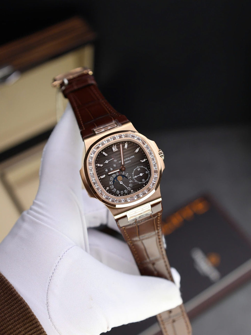 Patek Philippe Nautilus 5724 Rose Gold Watch Full Function 40mm