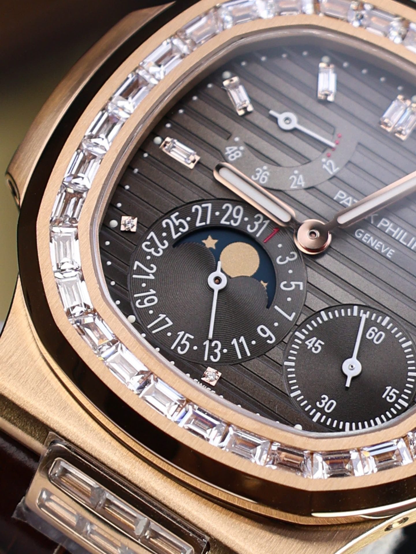 Patek Philippe Nautilus 5724 Rose Gold Watch Full Function 40mm
